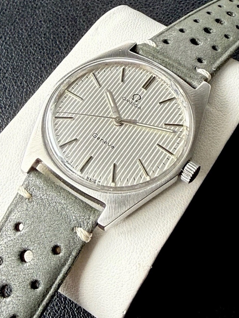Omega Genève Ref. 135.041 – Calibre 601 – Classic 1960s Manual Wind Men’s Watch